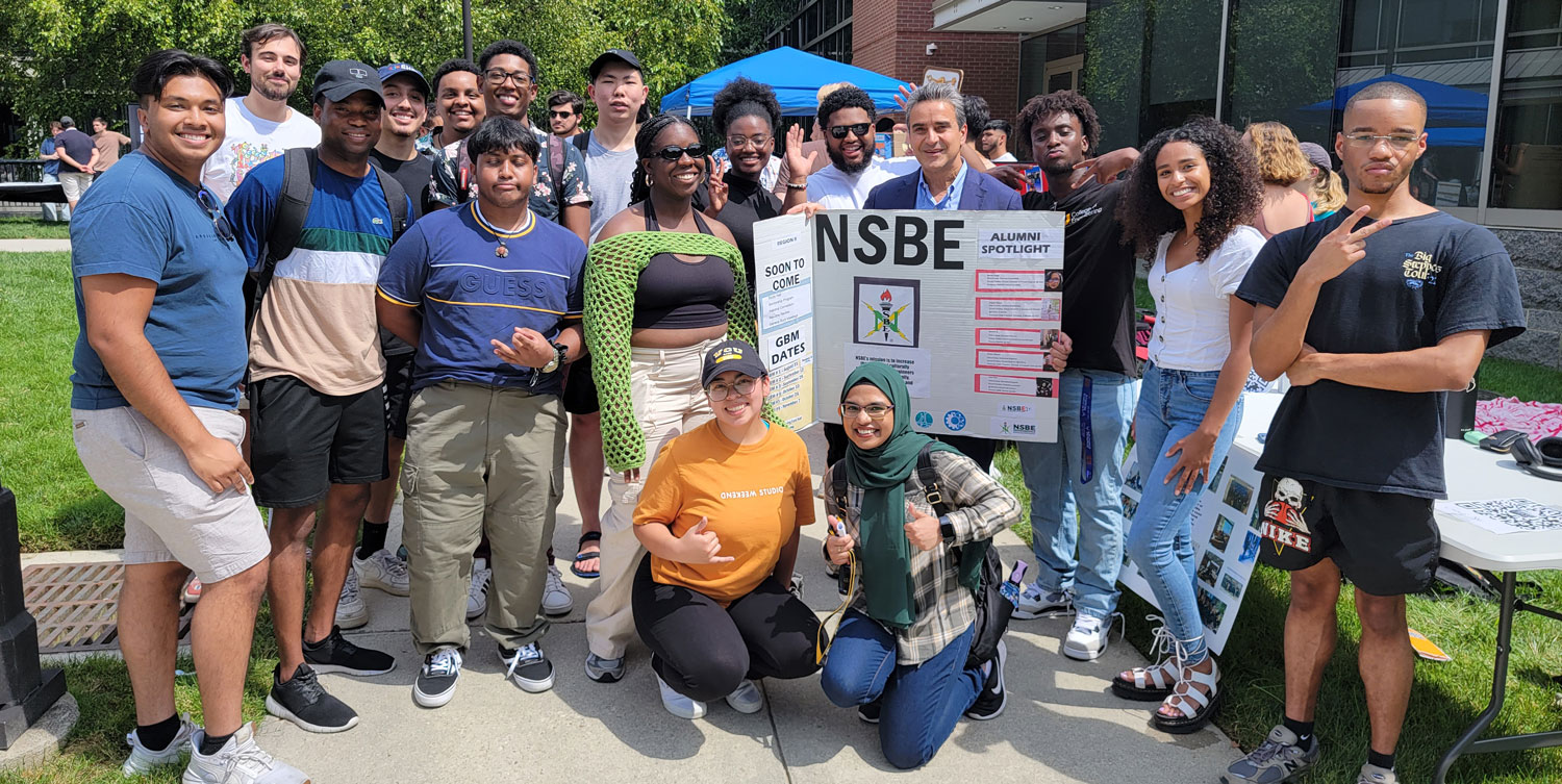 Dean Eskandarian with a group of students at Weeks of Welcome